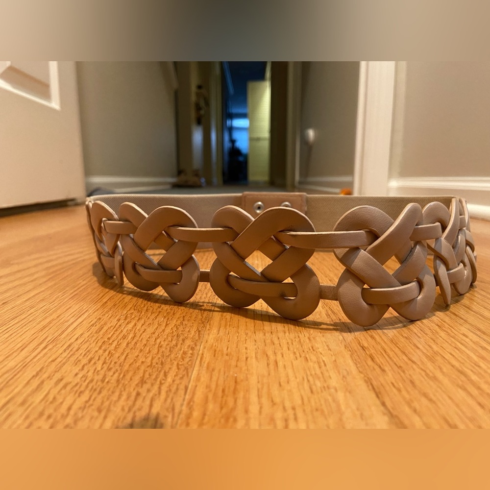 White House Black Market Snap Tan Belt, Size Small